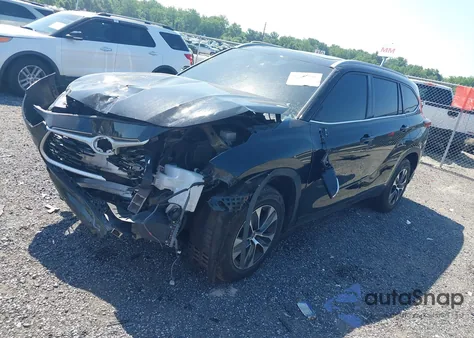 2022 Toyota Highlander Xle from USA, damaged, VIN 5TDGZRAH0NS093376